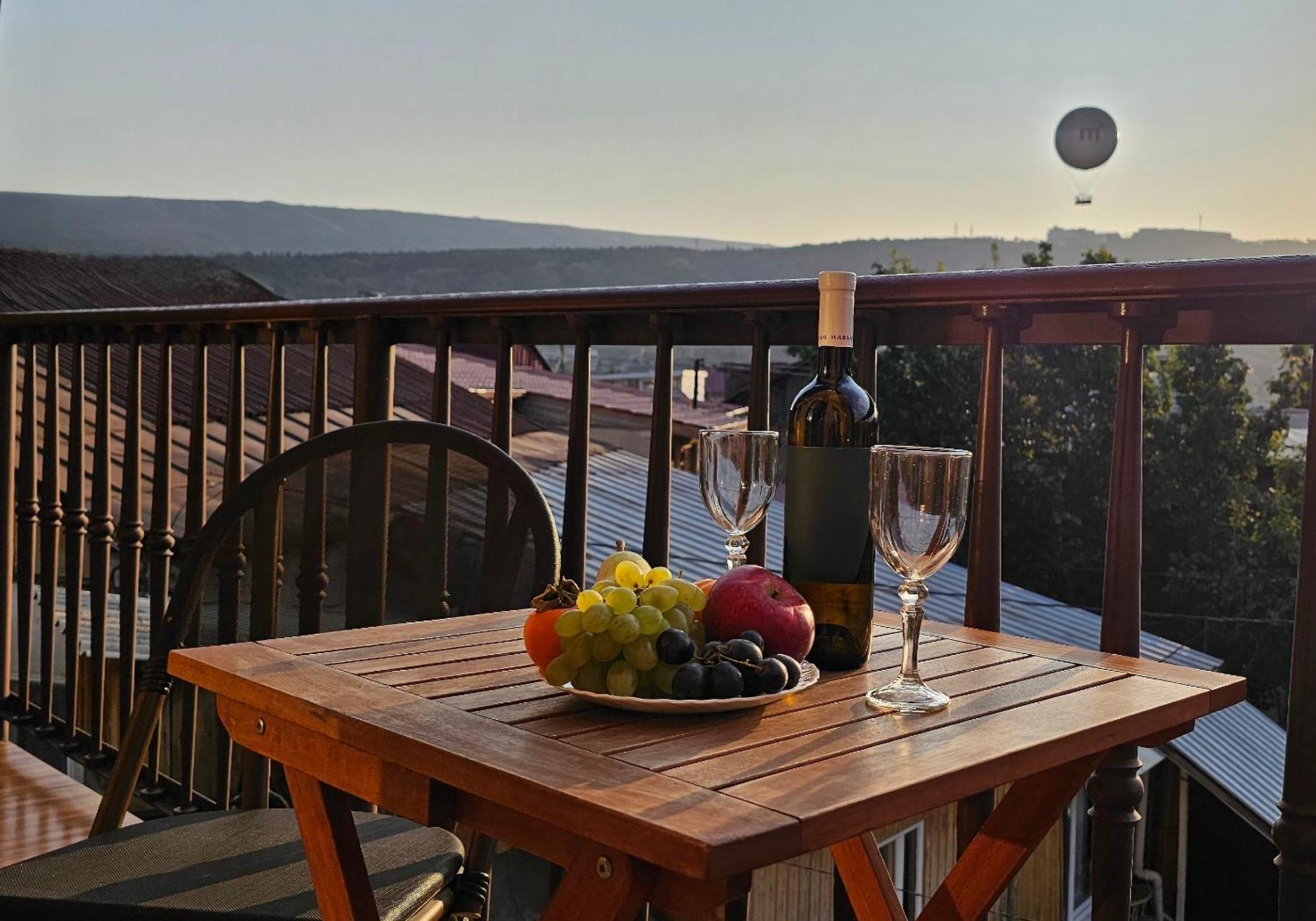 7 Rooms Tbilisi Luaran gambar