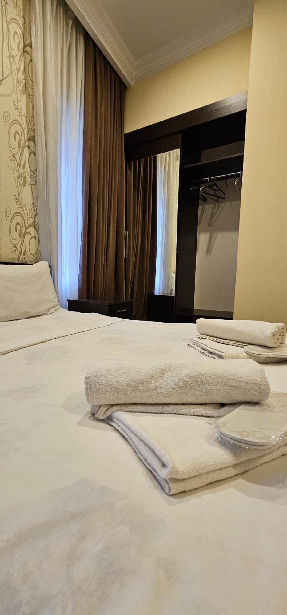 7 Rooms Tbilisi Luaran gambar